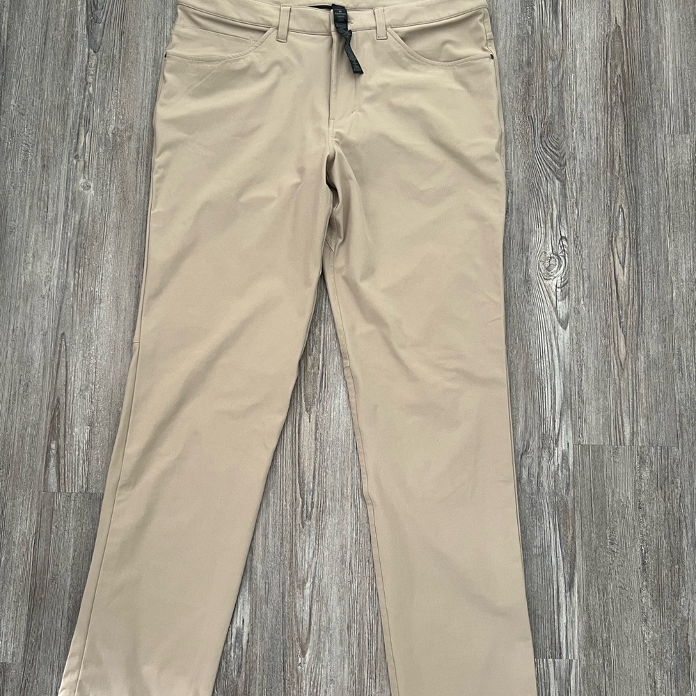 Lululemon Athletica Tan Chinos Classic 34x30”